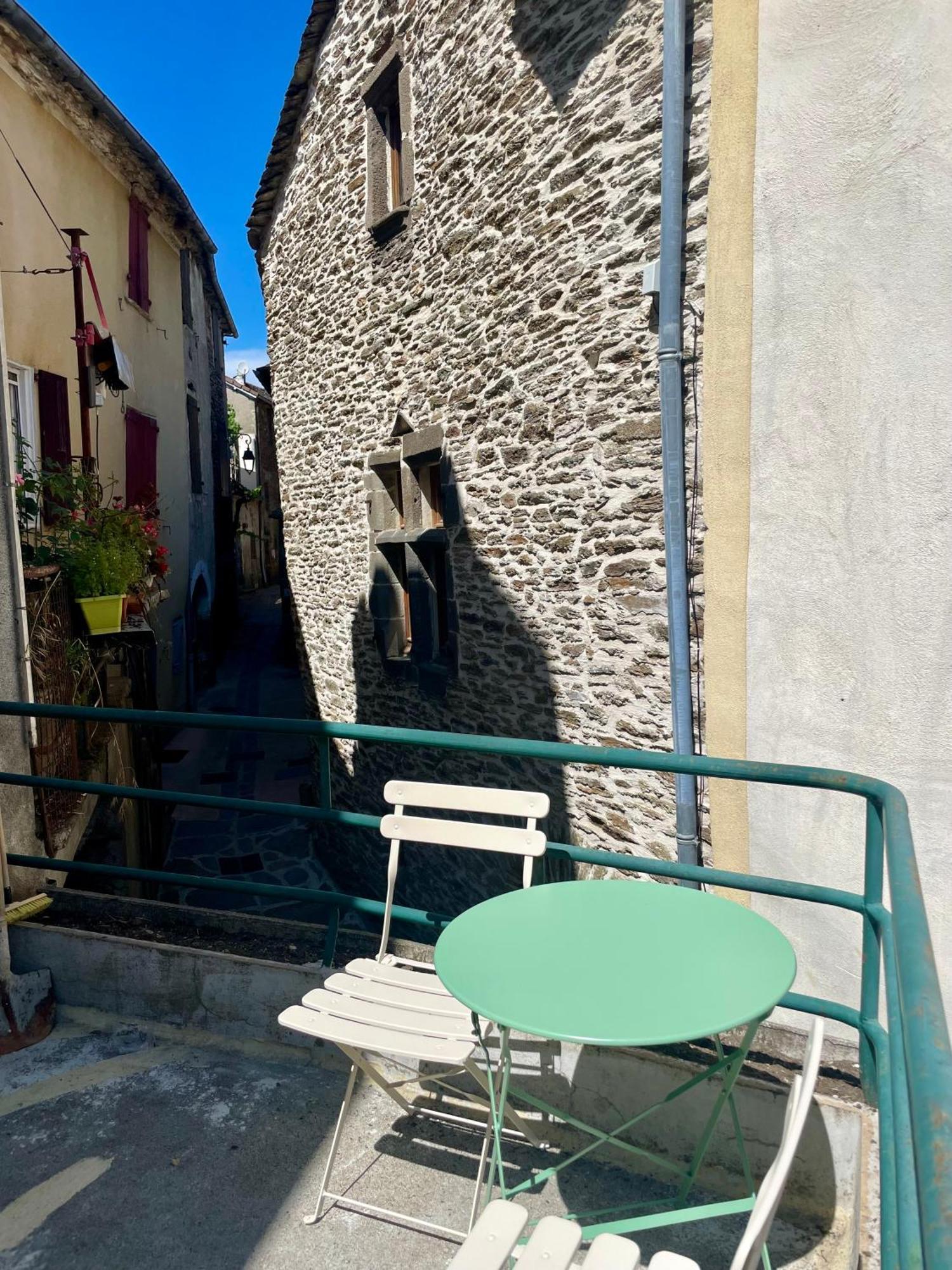 T2 Renove Avec Terrasse Au Coeur Des Cevennes Apartment Saint-Germain-de-Calberte Luaran gambar